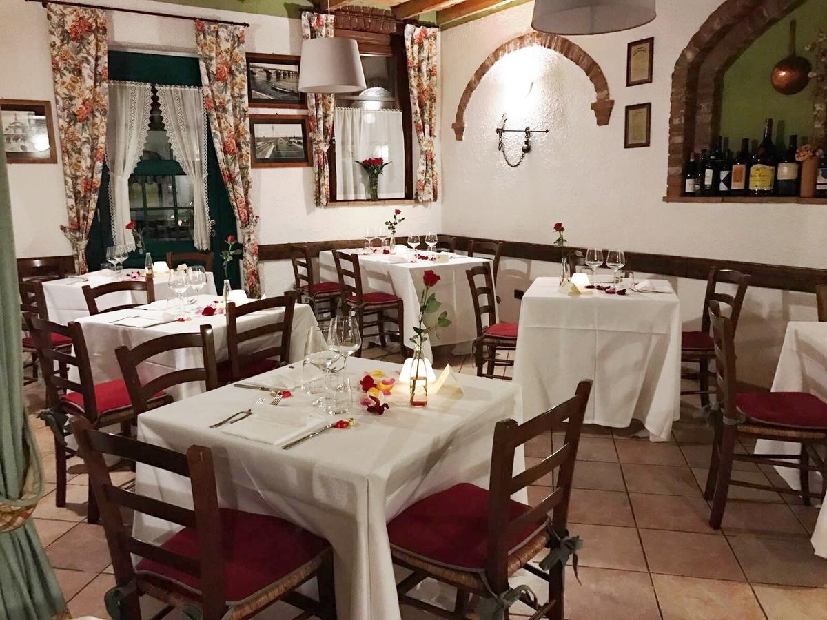 Hotel Locanda Da Carla Виджевано Экстерьер фото