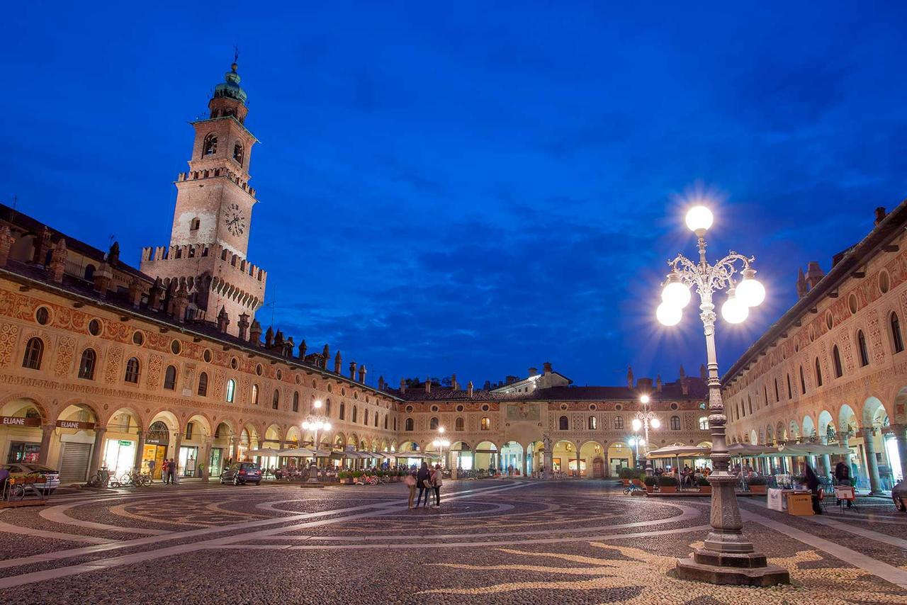 Hotel Locanda Da Carla Виджевано Экстерьер фото
